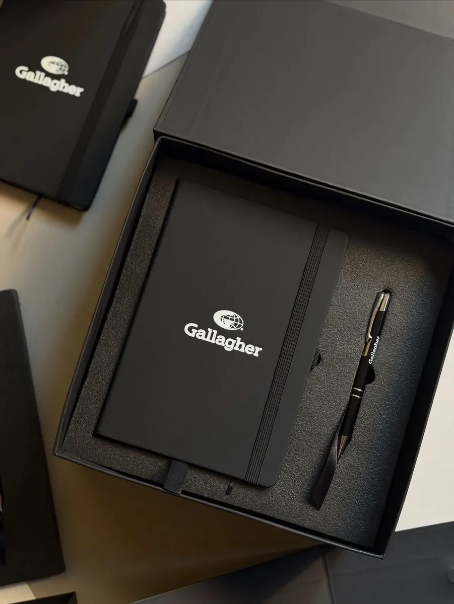 Coffret executive avec carnet et stylo personnalisés - Kora Branding, Kigali