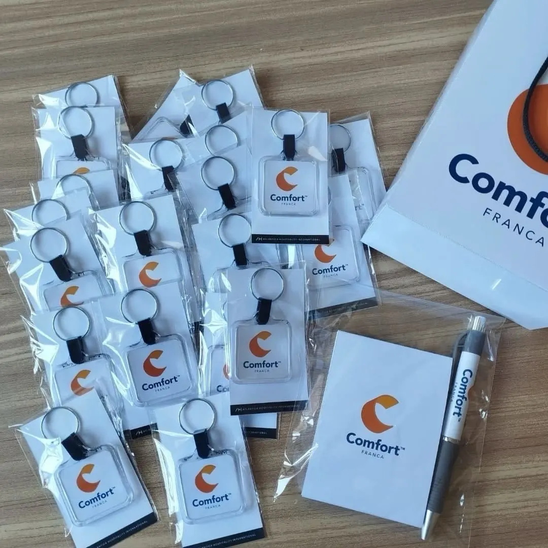 Kit de bienvenue personnalisé avec gourde, stylo et carnet - Kora Branding, Kigali