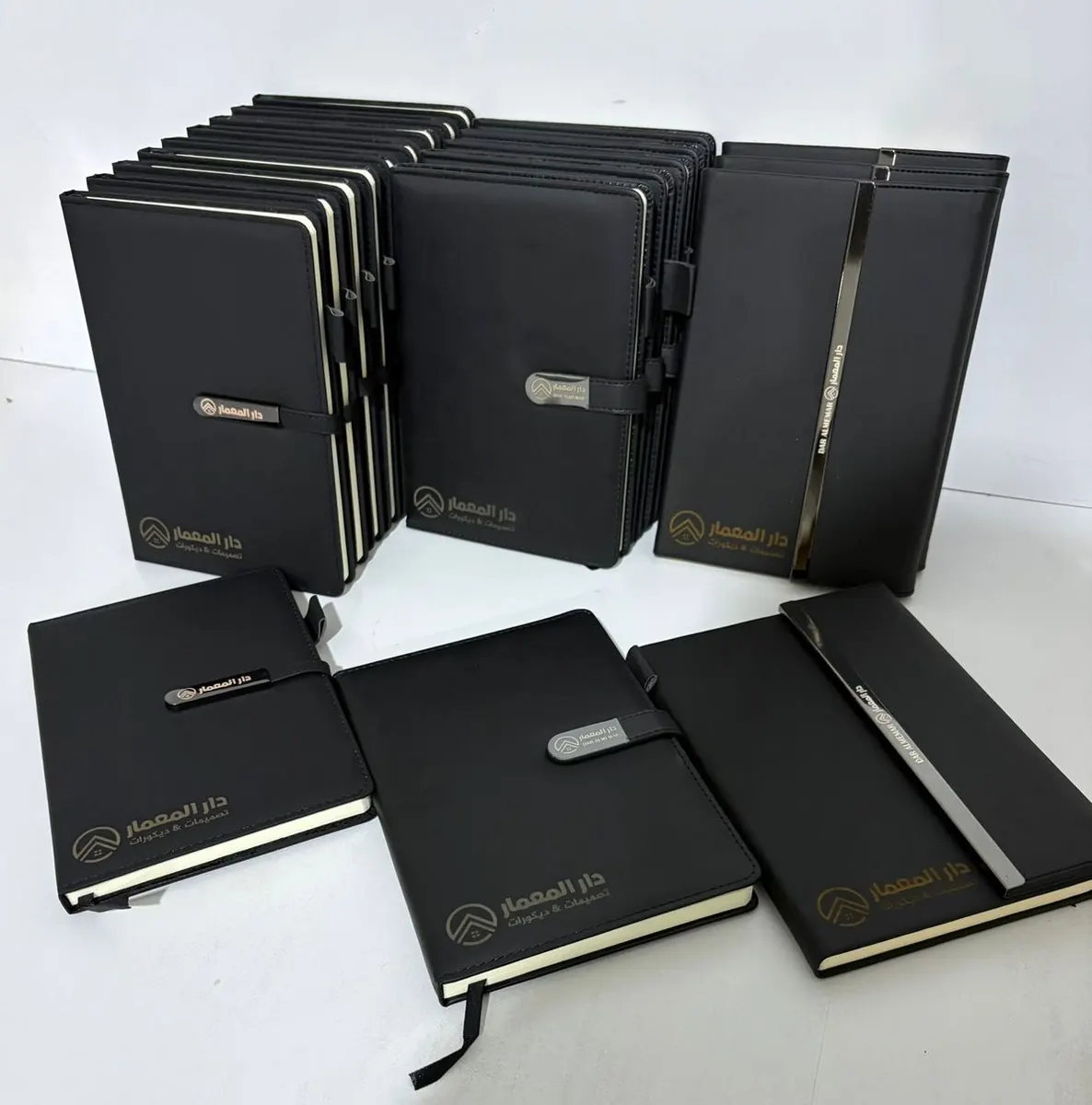 Carnets executive noirs personnalisés pour cadeaux d'entreprise - Kora Branding, Kigali