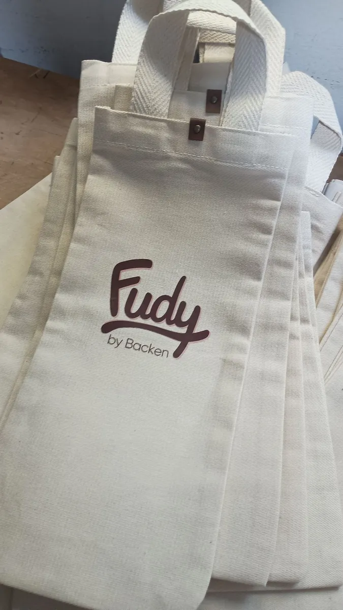 Tote bag en toile imprimé pour une marque alimentaire - Kora Branding, Kigali